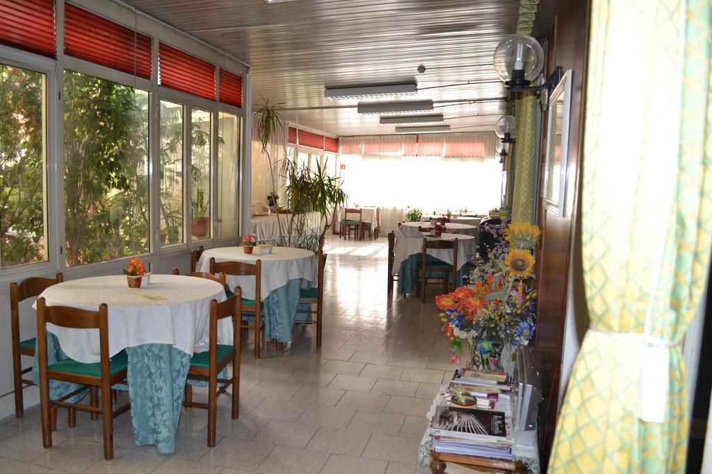 Cesare Augusto Hotel Napoli Bagian luar foto