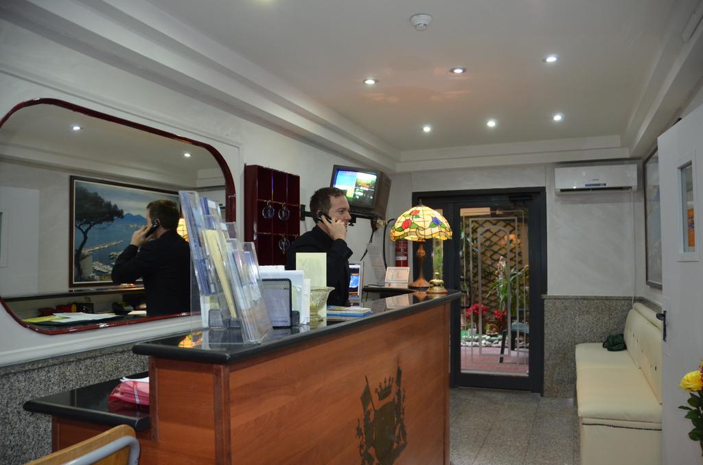 Cesare Augusto Hotel Napoli Bagian luar foto