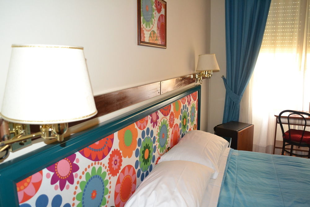 Cesare Augusto Hotel Napoli Bagian luar foto