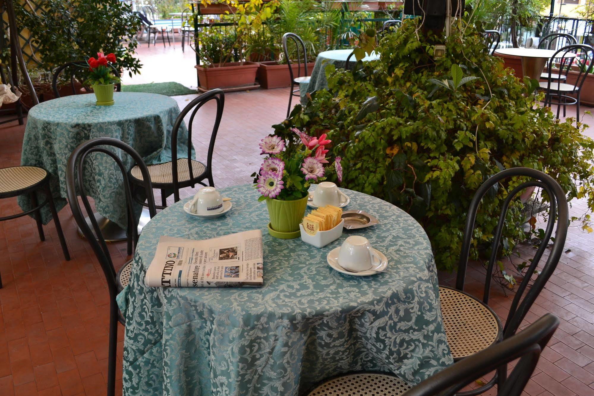 Cesare Augusto Hotel Napoli Bagian luar foto